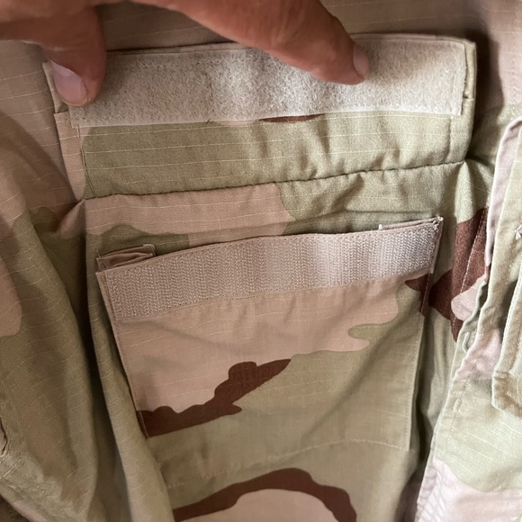 Military Camo Top Size Large - Picture 4 of 9